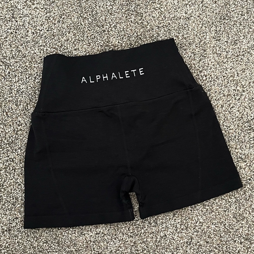Alphalete shorts R6